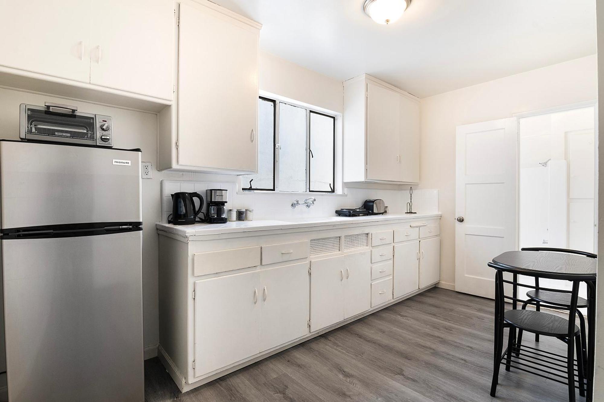 2-br By Beverly Hills Steps From Restaurants, Cafes And Shopping Apartment Los Angeles